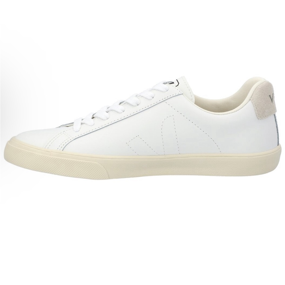 Brand New IN BOX Veja Esplar Leather Sneaker - Women’s Size 9